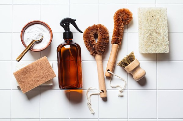 Quelle est la technique pour réaliser un escalier extérieur écologique en utilisant des matériaux locaux ?